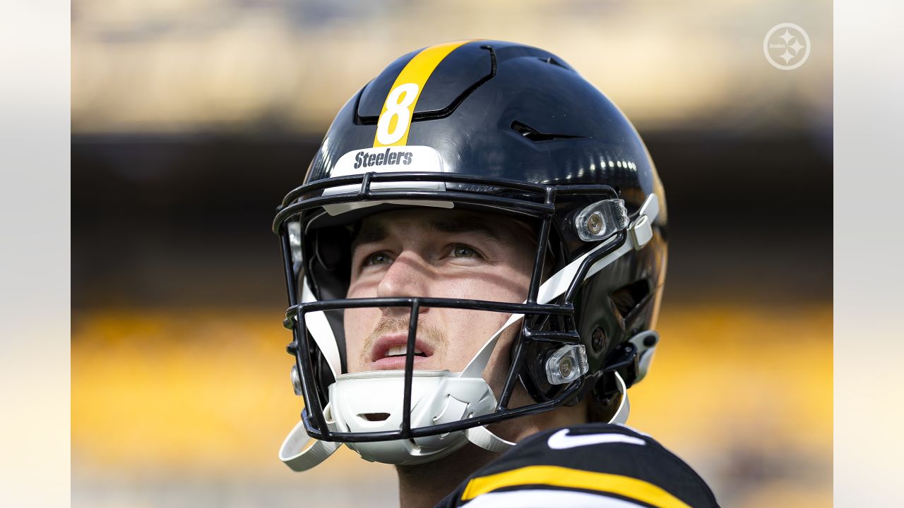 Steelers QB Kenny Pickett was seen in another new helmet during OTA's  today: The VICIS Zero2 helmet. 