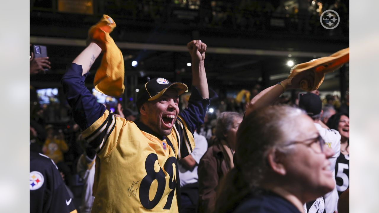 Pittsburgh Steelers announce undrafted free-agent signings Jordan Byrd,  Trevor Downing, Tanner Morgan, James Nyamwaya, David Perales, Monte  Pottebaum, B.T. Potter