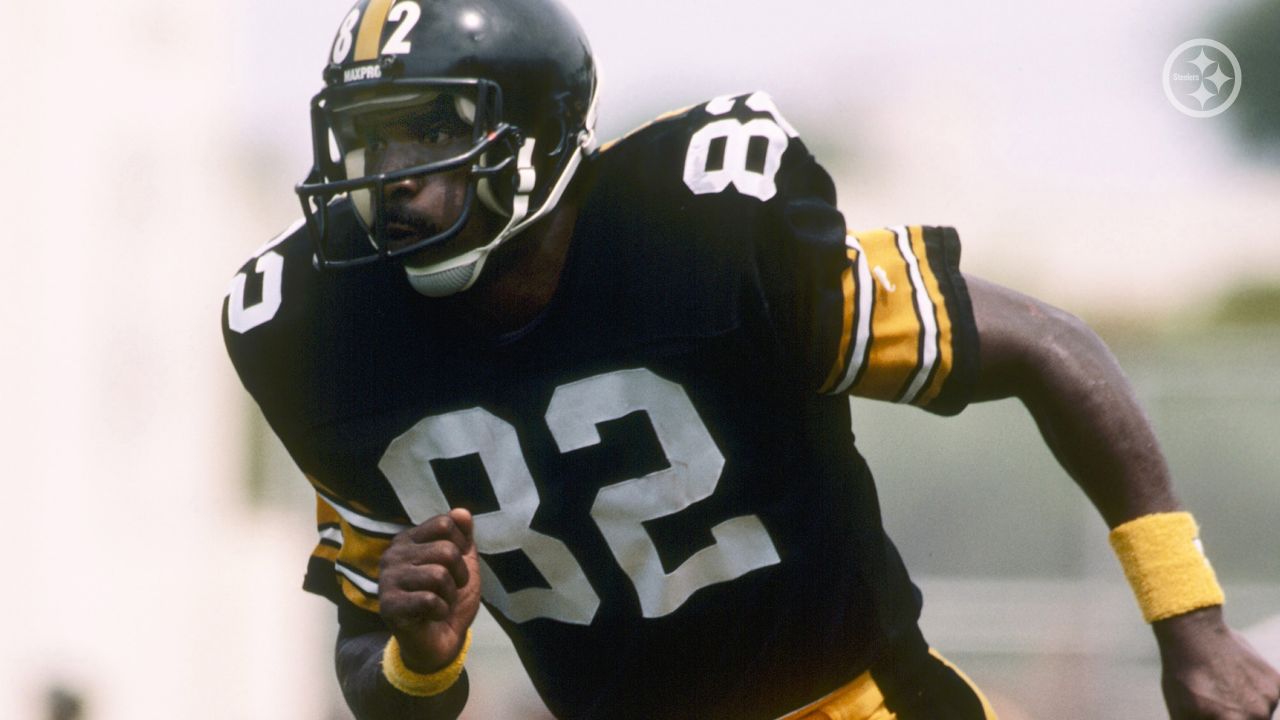 Pittsbugh, United States. 10th Nov, 2019. Pittsburgh Steelers Hame of Fame  Stars John Stallworth and Lynn Swann wave their Terrible Towels before the  start of the Steelers17-12 win against the Los Angeles