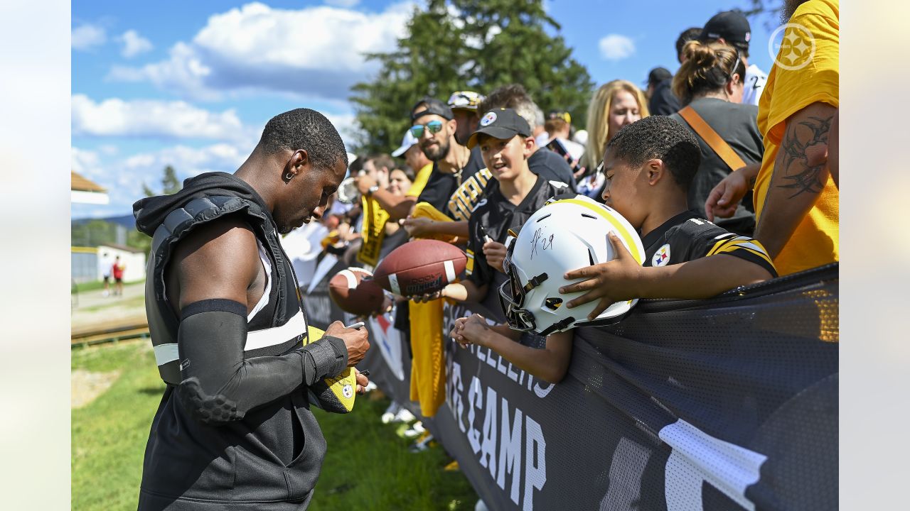 Talk to the Trib: Fans travel great distances, wait in line to experience  Steelers training camp