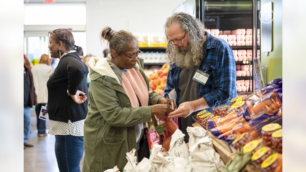 Pirates, Steelers, and Penguins to Partner with Giant Eagle and Greater  Pittsburgh Community Foodbank to Distribute Thanksgiving Meals to Area  Families