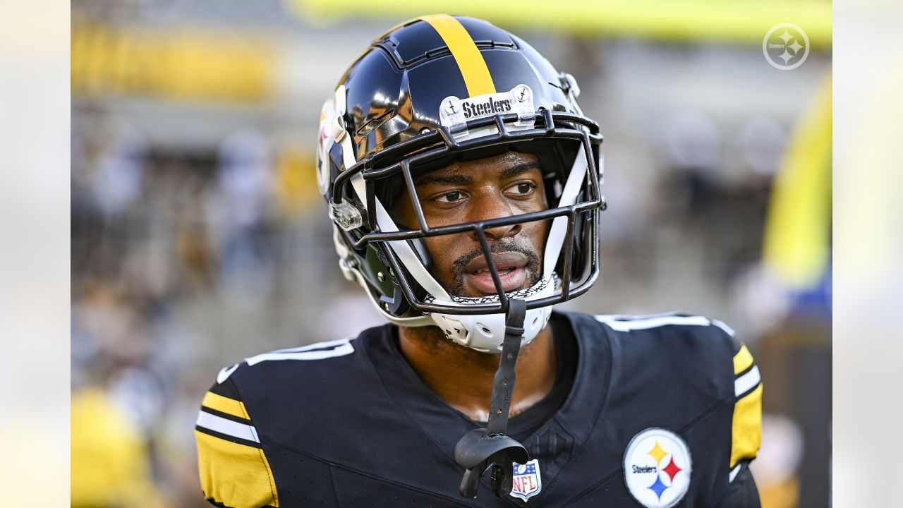 PHOTOS: Game faces - Steelers vs. Bills