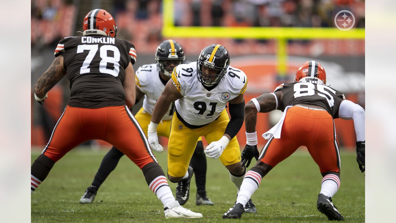 Steelers sign defensive end Stephon Tuitt to new six-year contract