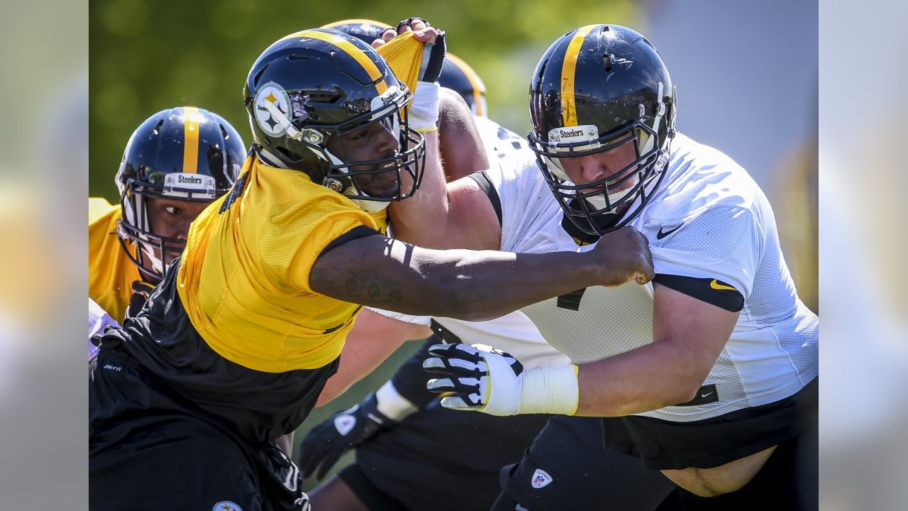 Steelers depth chart: Alejandro Villanueva, Cody Wallace showing value