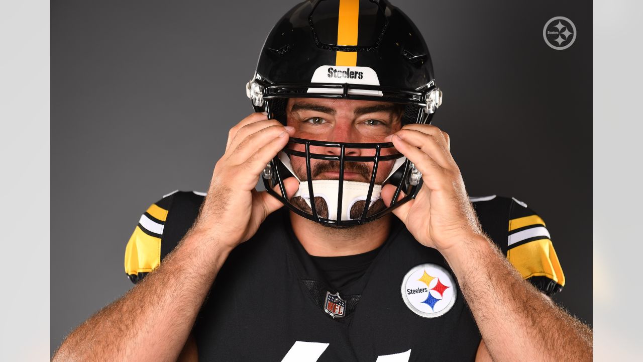 Pittsburgh Steelers guard David DeCastro in action during an NFL