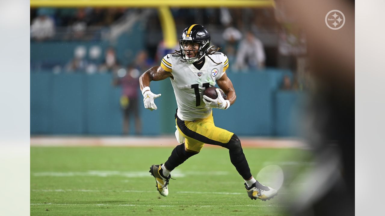 Scenes from Miami Dolphins vs Pittsburgh Steelers at Hard Rock Stadium