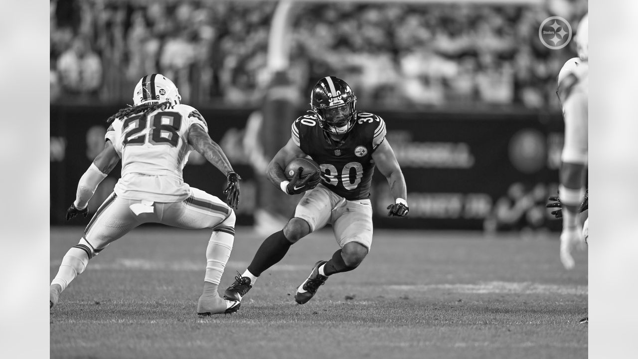 PHOTOS: Monochrome moments - Steelers at Browns