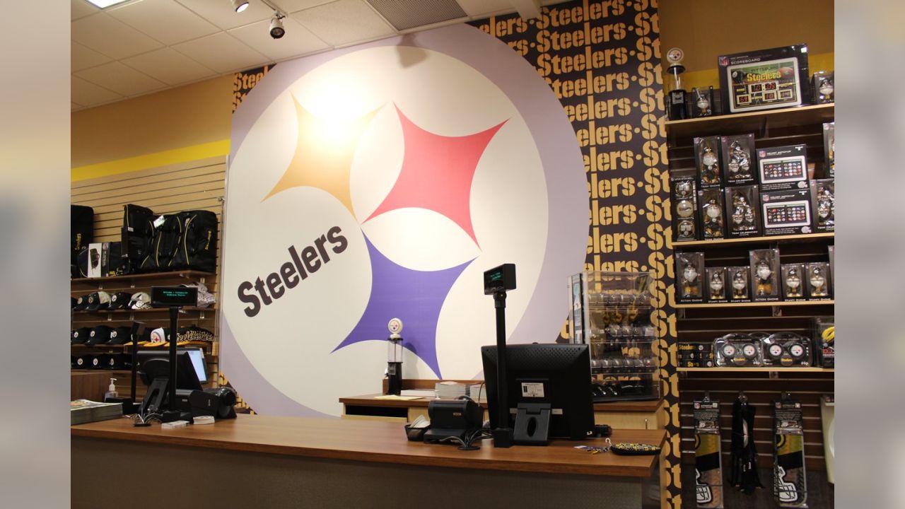 Steelers Sideline Store opens in Tanger Outlets