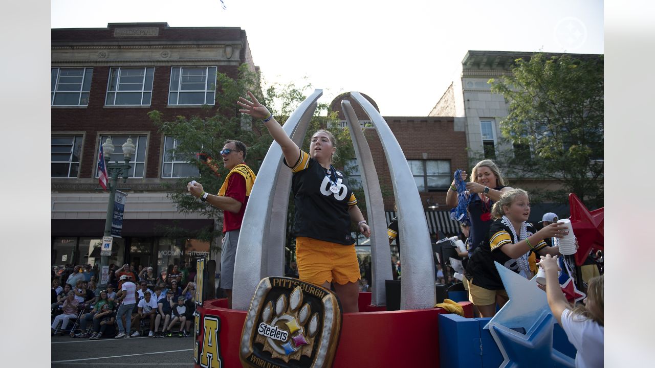 NFL Hall of Fame Canton Repository Grand Parade