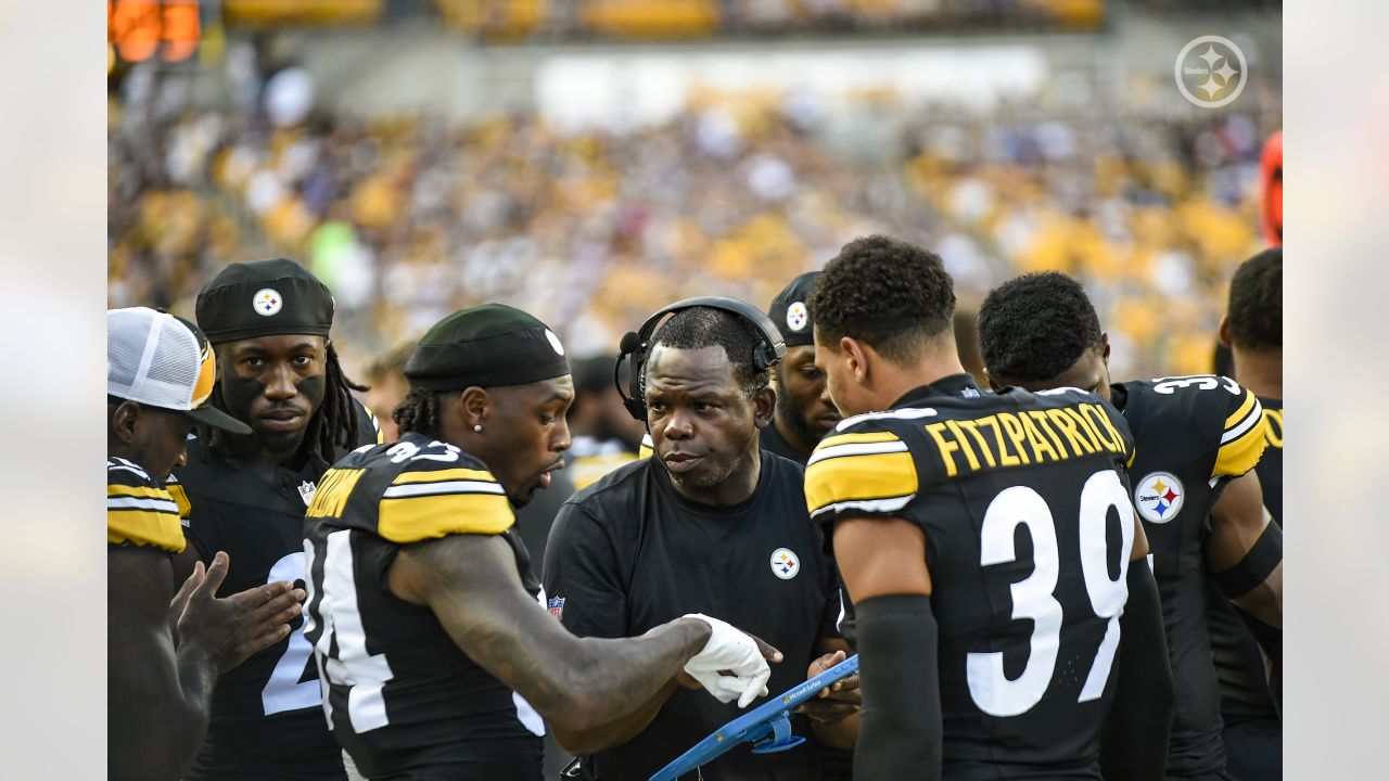 PHOTOS: Game faces - Steelers vs. Bills
