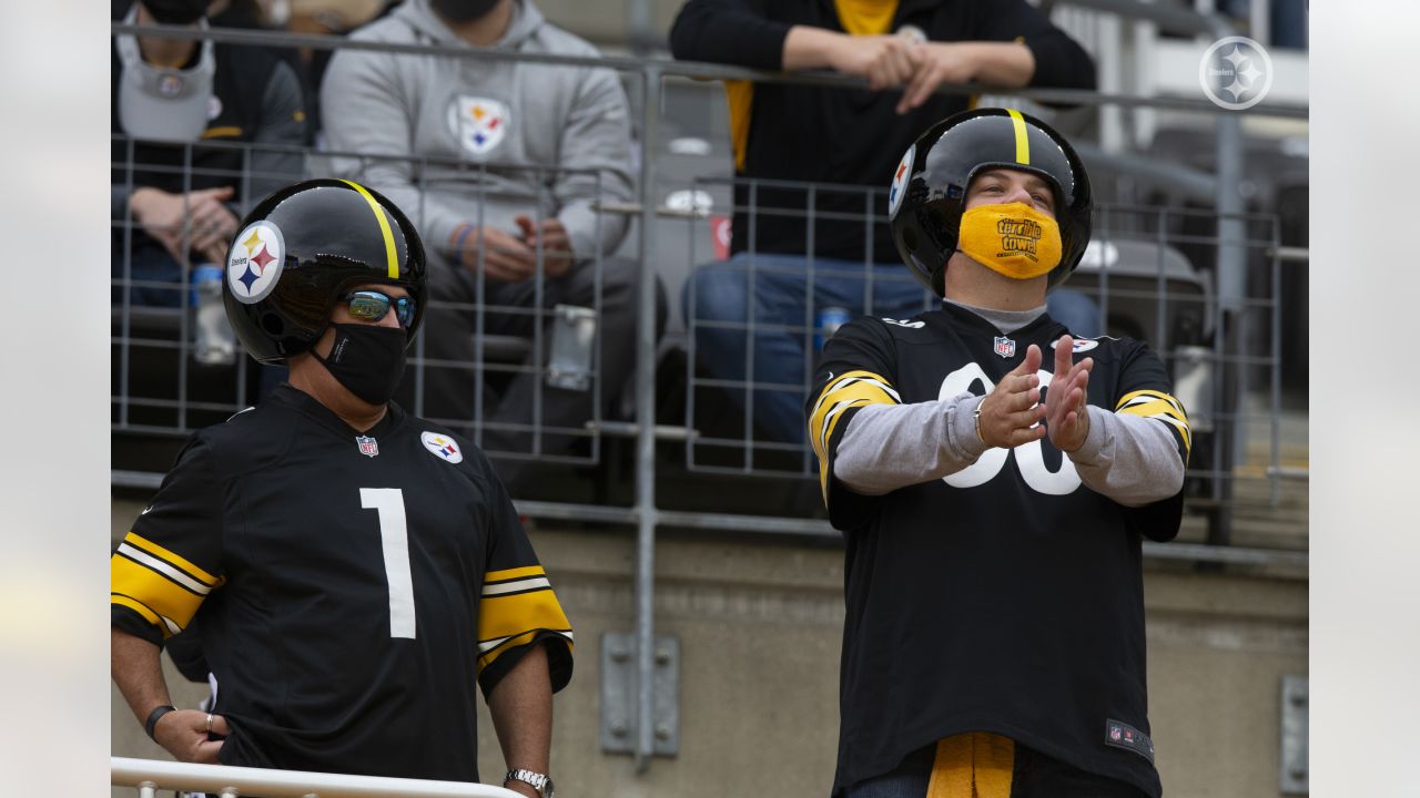 Steelers smash Browns, 38-7