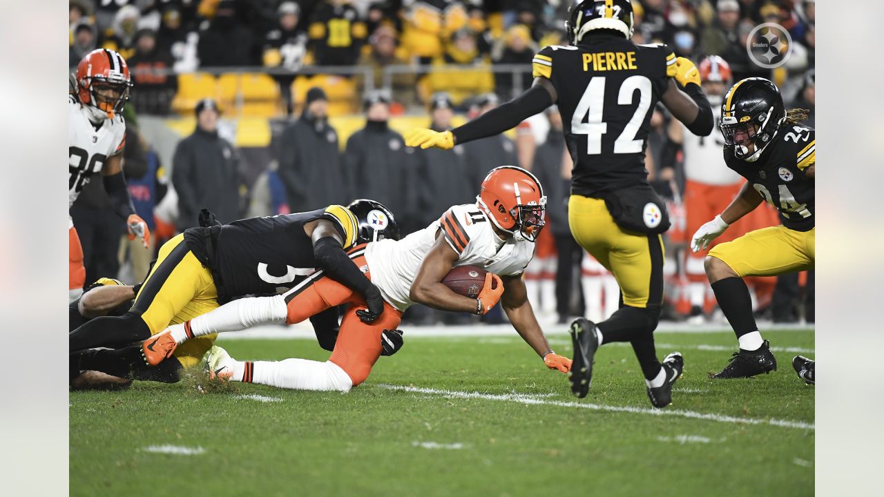 PITTSBURGH STEELERS VENCE 26 - 22 A CLEVELAND BROWNS