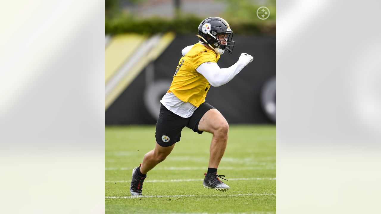 Pittsburgh Steelers safety Donald Washington (9) during NFL football rookie  minicamp, Saturday, May 7, 2016 in Pittsburgh. (AP Photo/Keith Srakocic  Stock Photo - Alamy