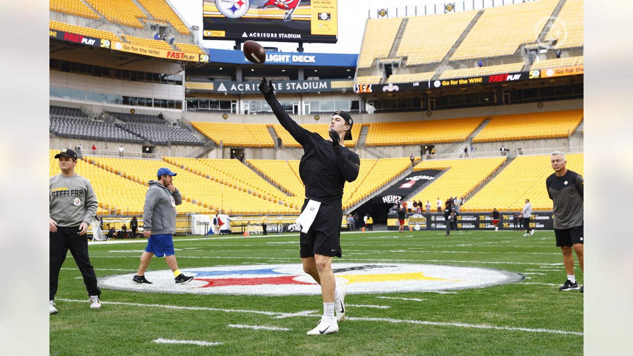 Pittsburgh Steelers vs. Tampa Bay Buccaneers - 2022 NFL Regular Season Week  6 - Acrisure Stadium in Pittsburgh, PA