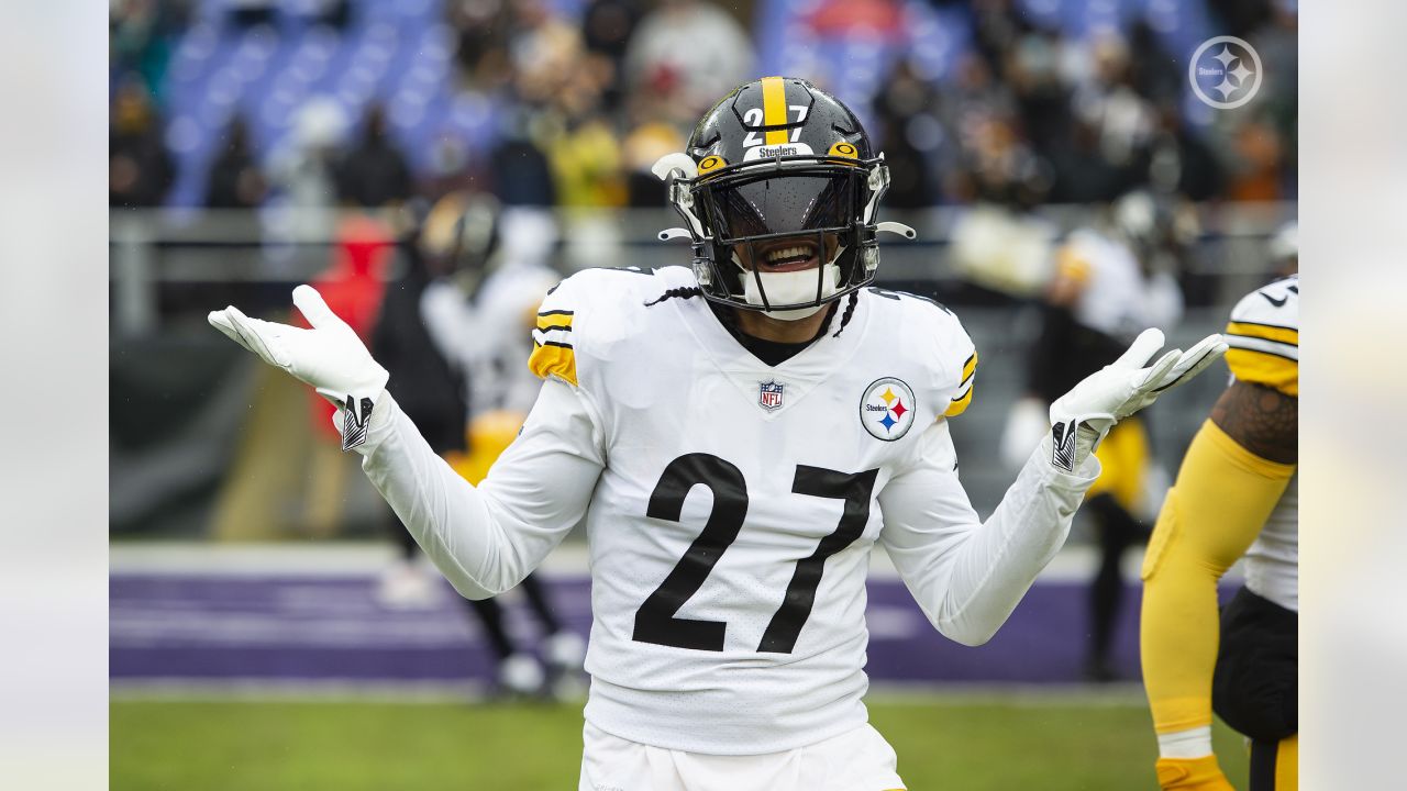 Steelers LB Marcus Allen posts post-surgery pic