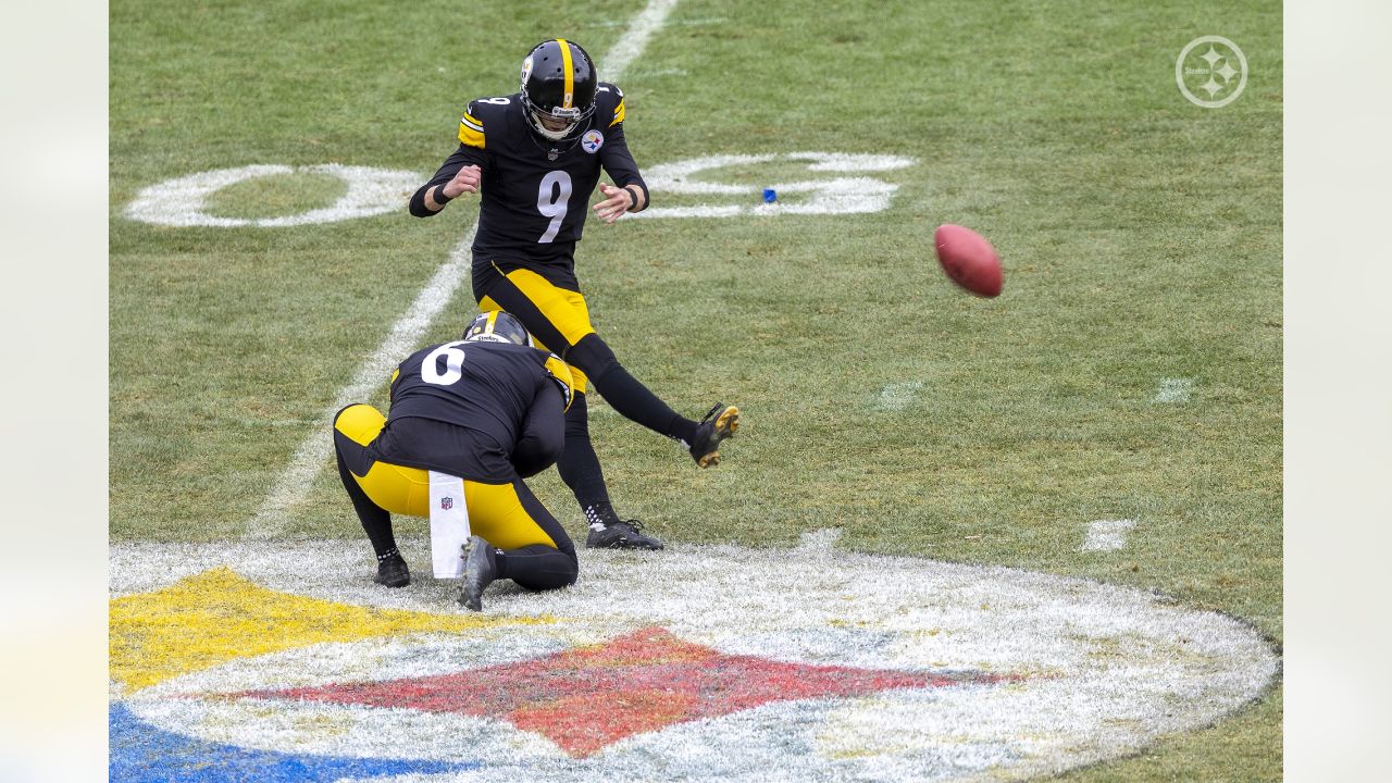 CHARLOTTE, NC - DECEMBER 18: Pittsburgh Steelers punter Pressley