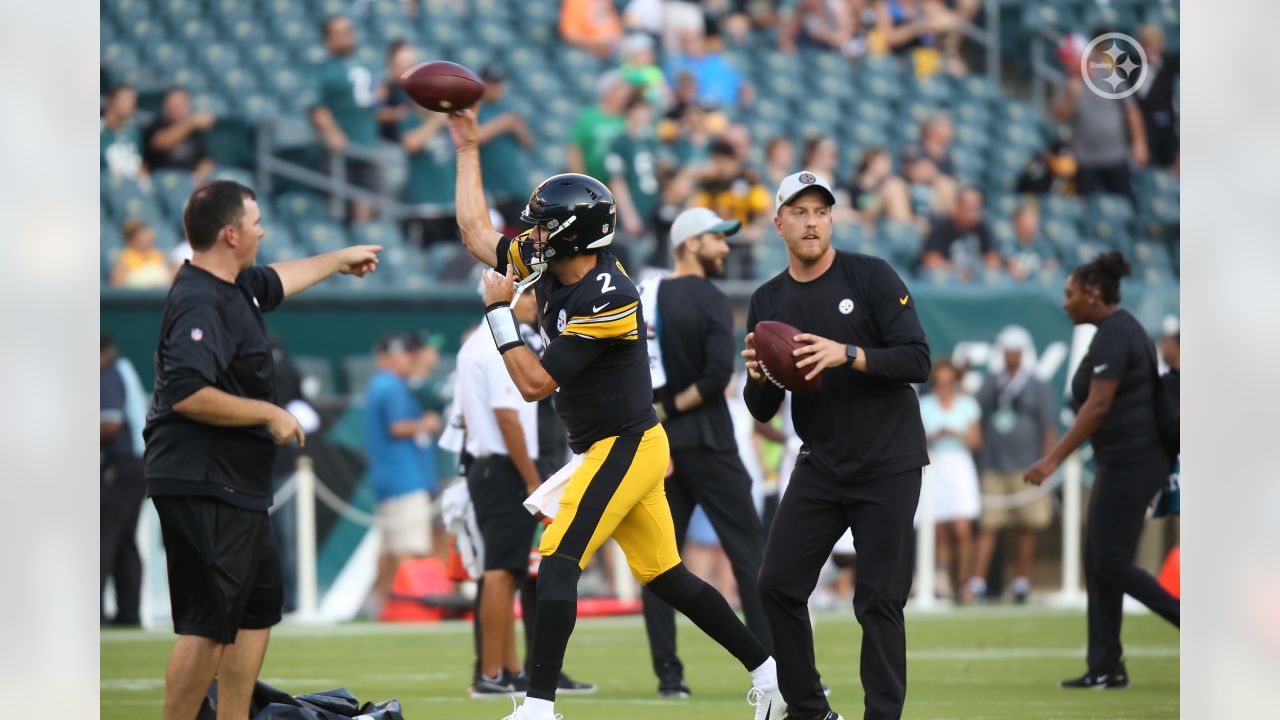 Philadelphia Eagles' Jordan Mailata warms up before a preseason NFL  football game, Thursday, Aug. 24, 2023, in Philadelphia. (AP Photo/Matt  Slocum Stock Photo - Alamy