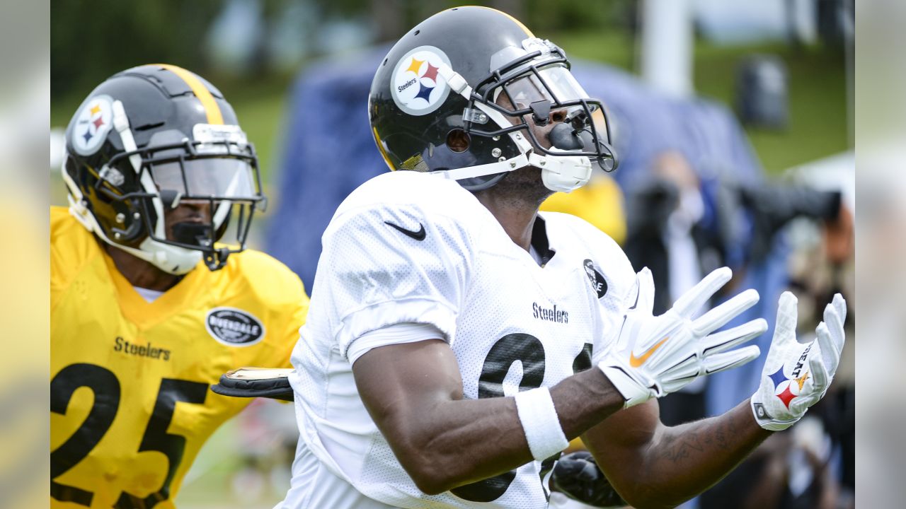 Former Pittsburgh Steeler Antonio Brown says he wants to retire, but not  play, in the black and gold – WPXI