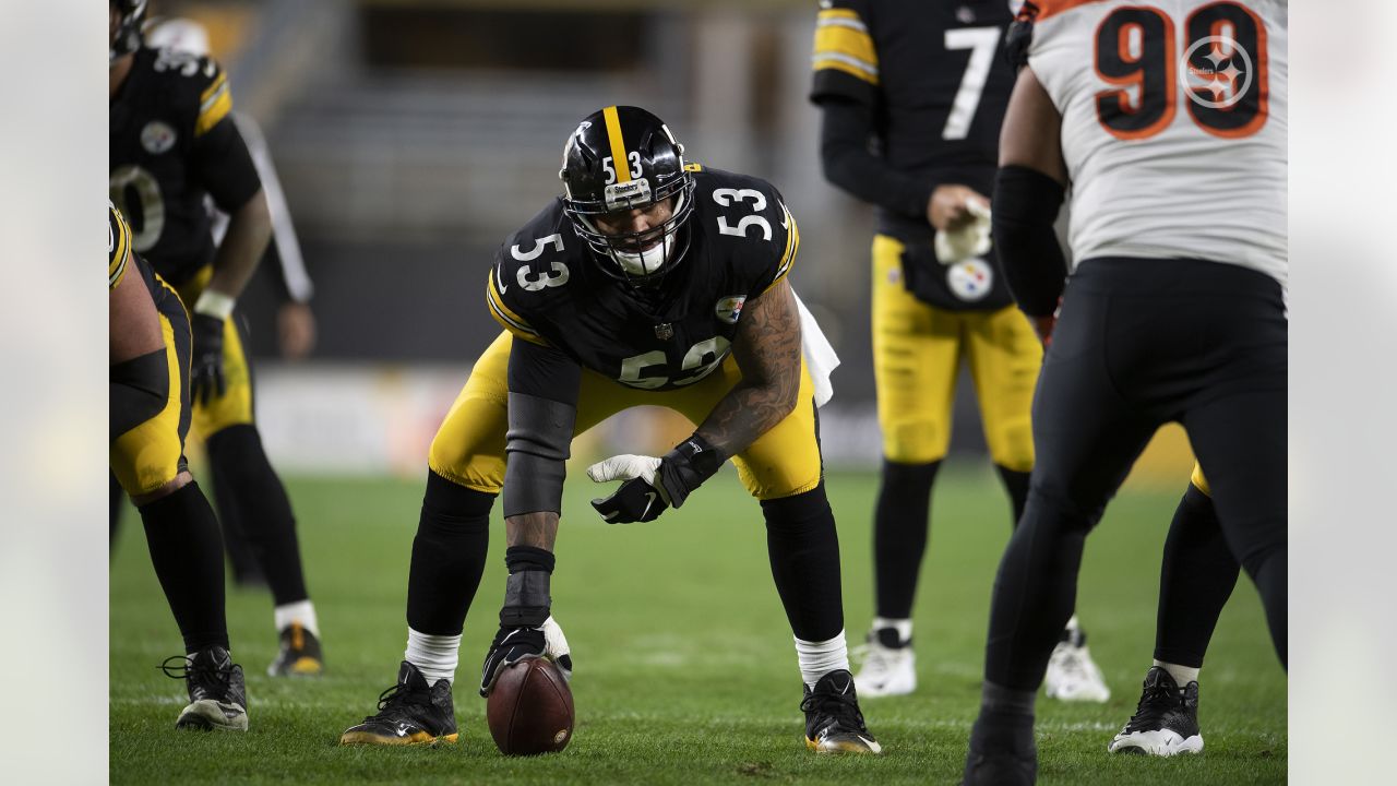 Steelers' Maurkice Pouncey remains undecided on retirement