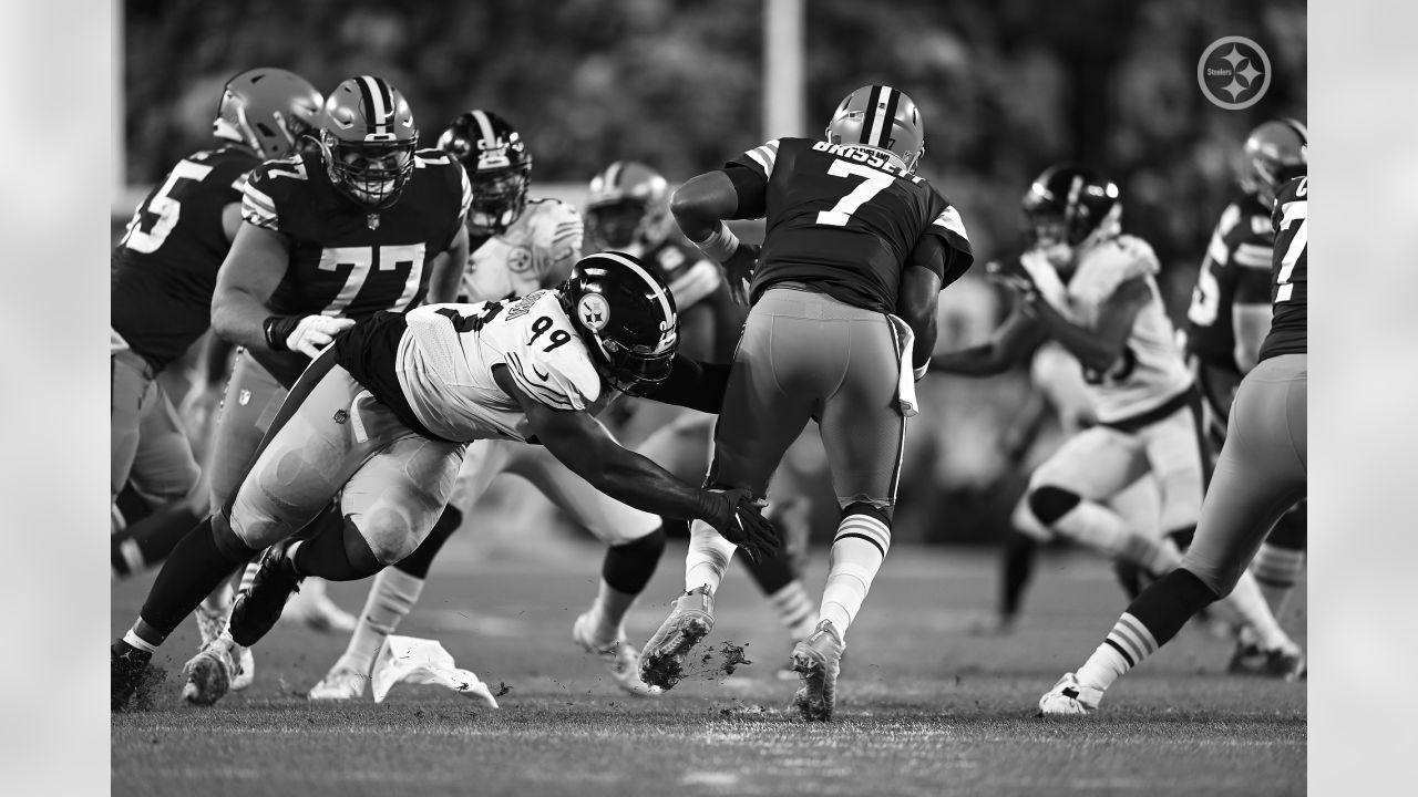 PHOTOS: Monochrome moments - Steelers at Browns