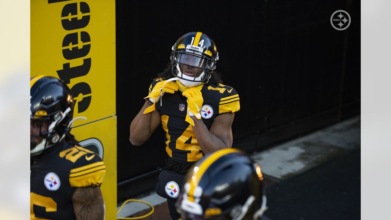 Pittsburgh, PA, USA. 2nd Dec, 2020. Ray-Ray McCloud #14 during the Pittsburgh  Steelers vs Baltimore Ravens game at Heinz Field in Pittsburgh, PA. Jason  Pohuski/CSM/Alamy Live News Credit: Cal Sport Media/Alamy Live