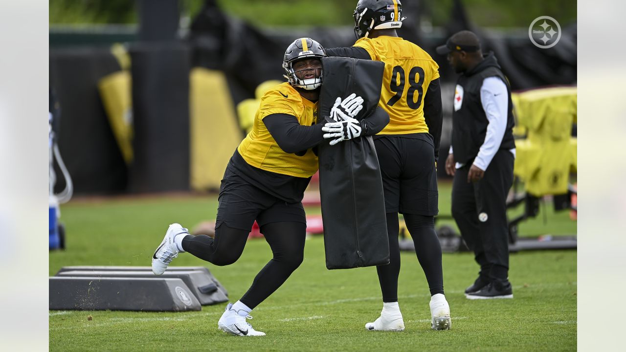 Pittsburgh Steelers on X: Diving into day ✌️ of rookie minicamp