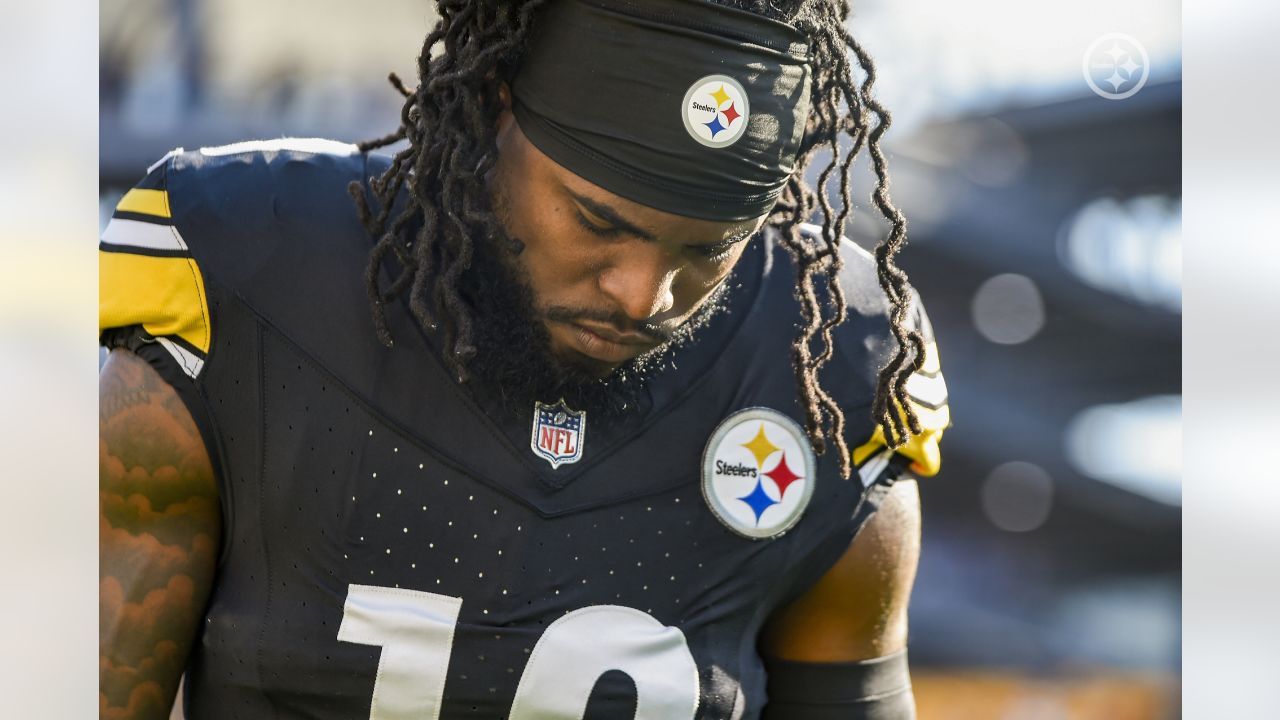 PHOTOS: Game faces - Steelers vs. Bills