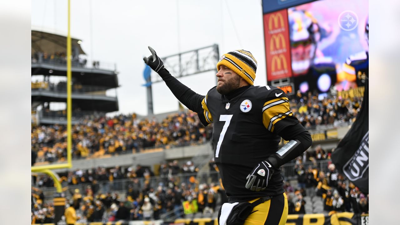 Pro Football Hall of Fame - With 335 passing yards, Ben Roethlisberger  would surpass Philip Rivers (63,440) for the fifth-most passing yards in  NFL history. Pittsburgh Steelers, #HereWeGo