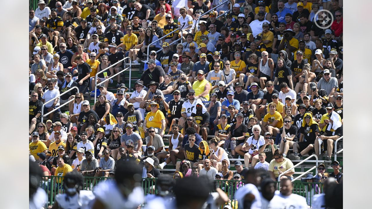 Steelers fans venture out in extreme temperatures in preparation