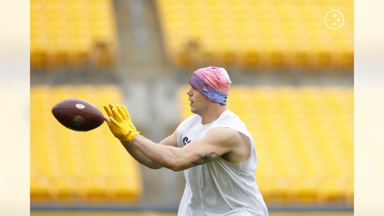 Photos: Warmups & Pregame from Week 6