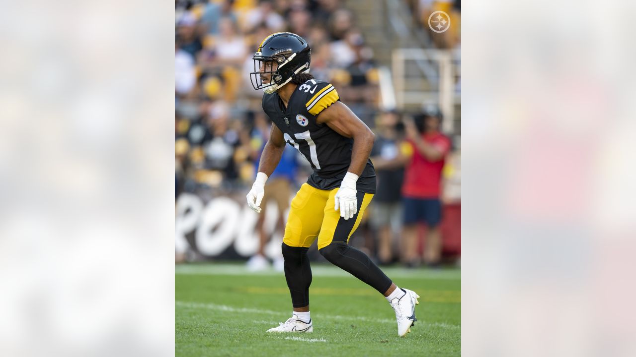 Steelers Re-Sign Anthony McFarland, 2 More from Practice Squad