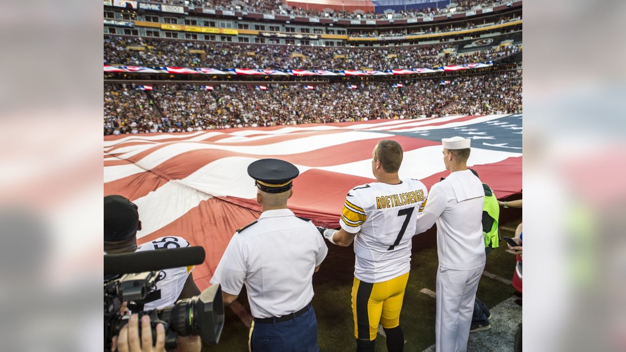 Throw back to our annual #SaluteToService game in 2018 💚. These