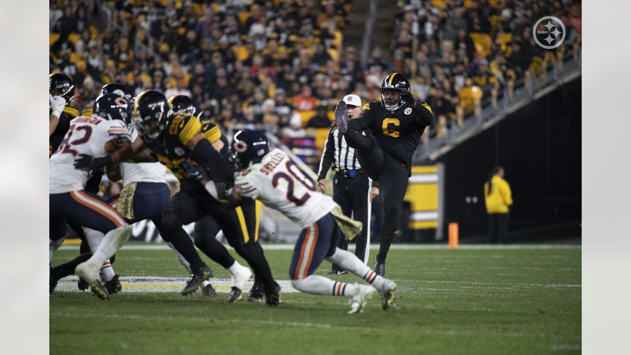 Pittsburgh Steelers punter Pressley Harvin III (6) before an NFL football  game against the Chicago Bears, Monday, Nov. 8, 2021, in Pittsburgh. (AP  Photo/Gene J. Puskar Stock Photo - Alamy