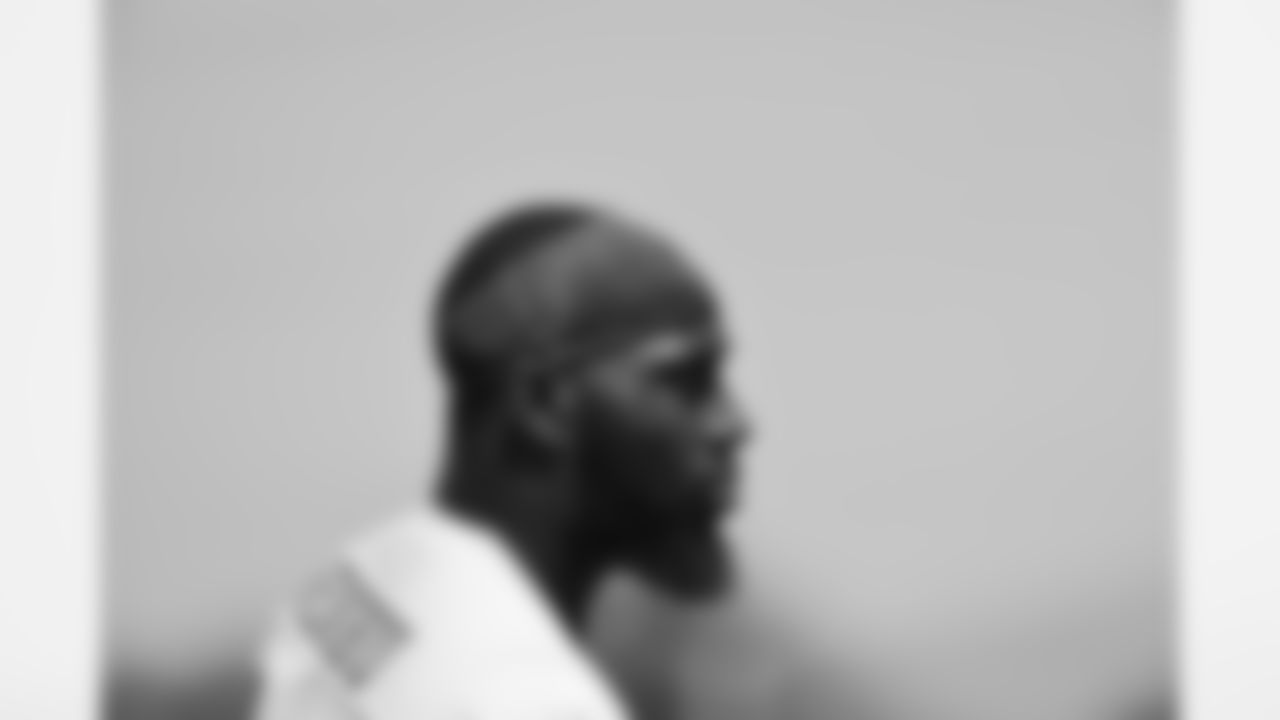 DL Charles Omenihu