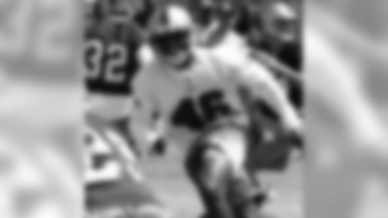 TE Delanie Walker