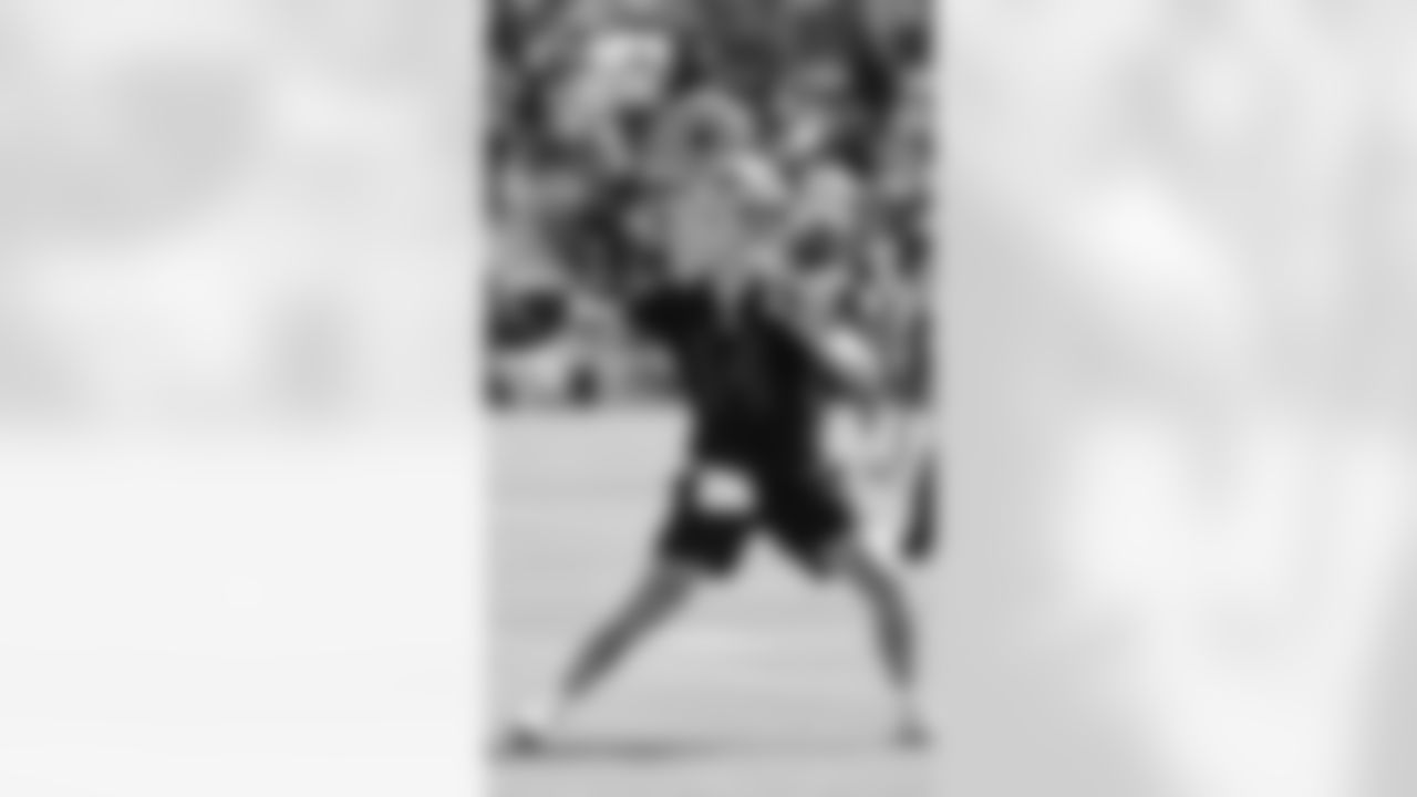 QB Sam Darnold