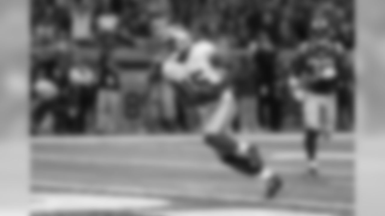 Michael Crabtree 32-yard catch