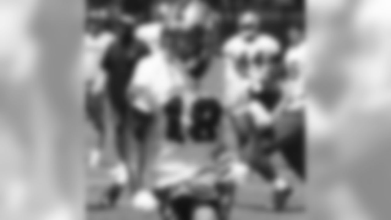 WR Ashley Lelie