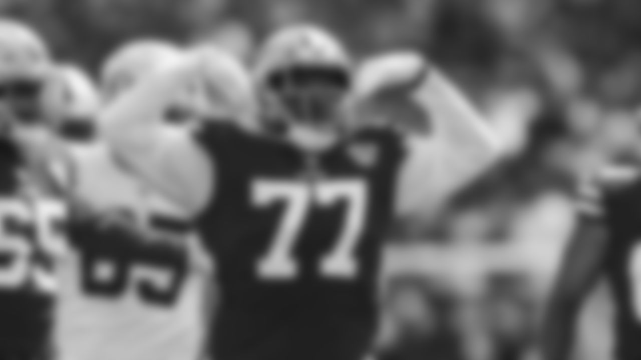 DL Eddie Yarbrough