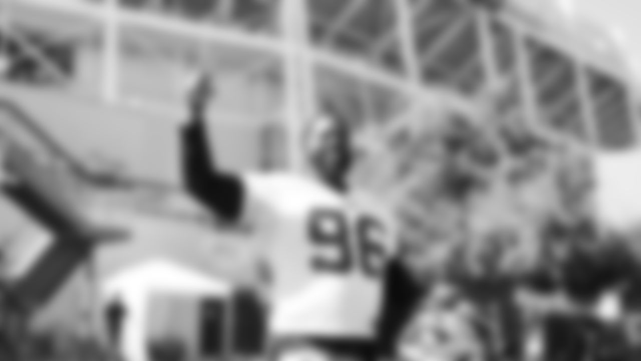 DL T.Y. McGill