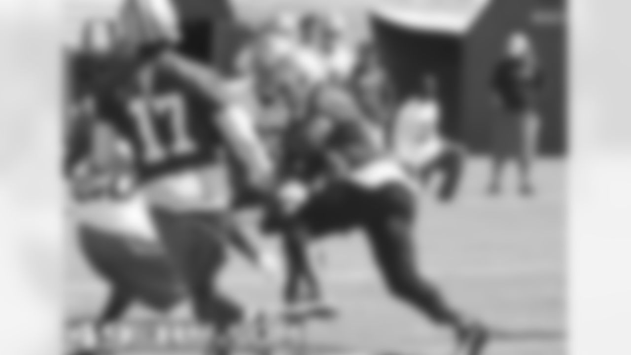 TE Vernon Davis