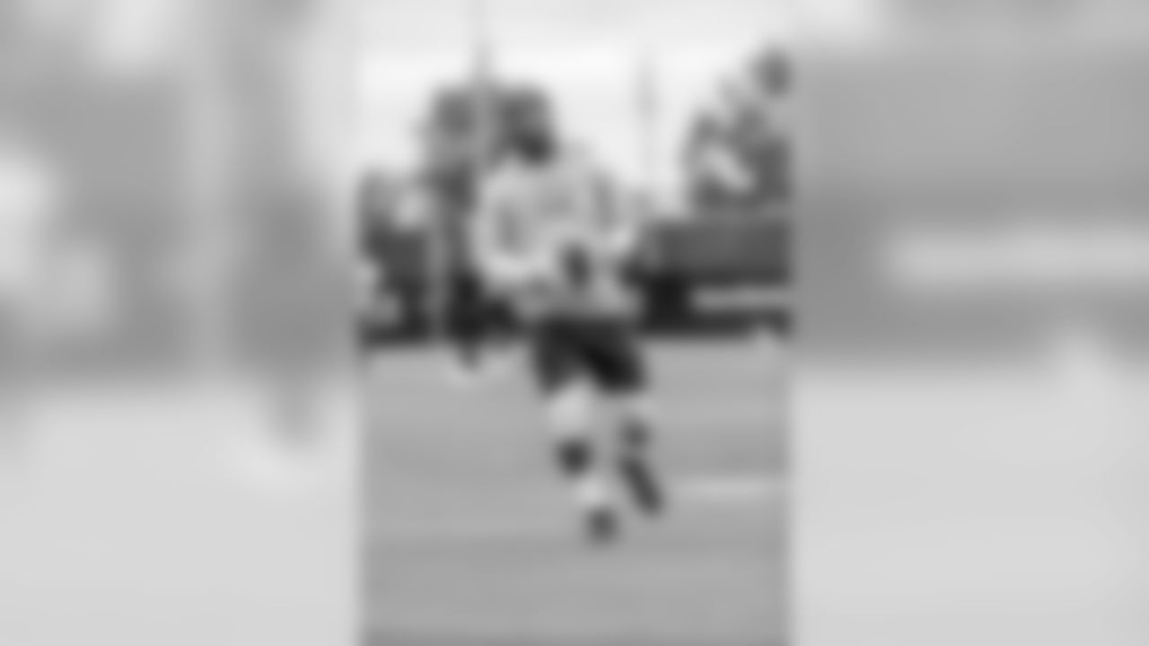 LB Ray-Ray Armstrong