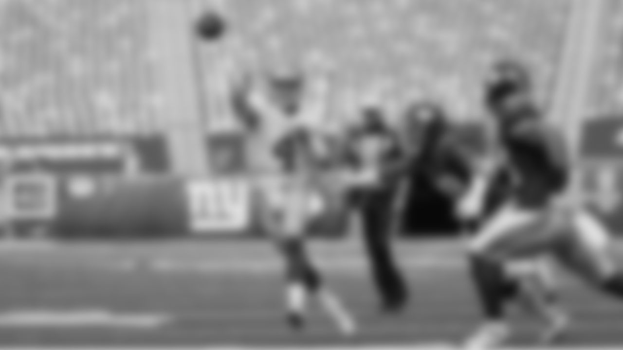 QB Nick Mullens