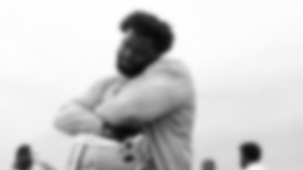DL Zach Kerr