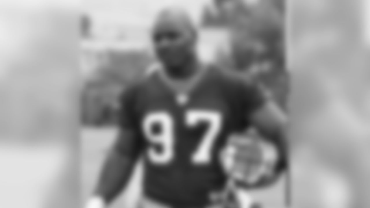 DE/DT Bryant Young