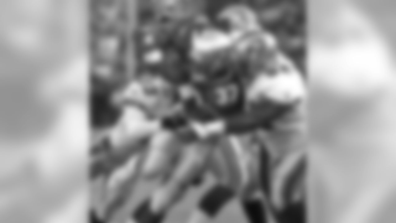 2001 -- Seahawks running back Shaun Alexander.