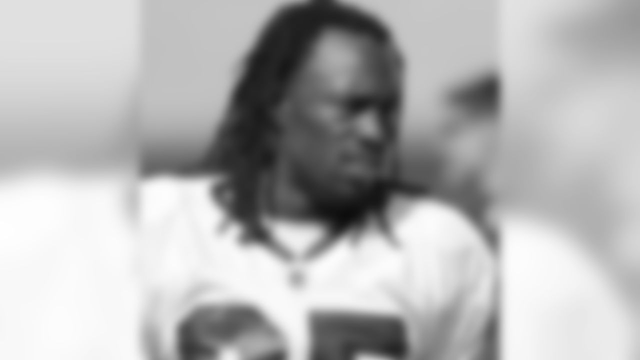 TE Vernon Davis