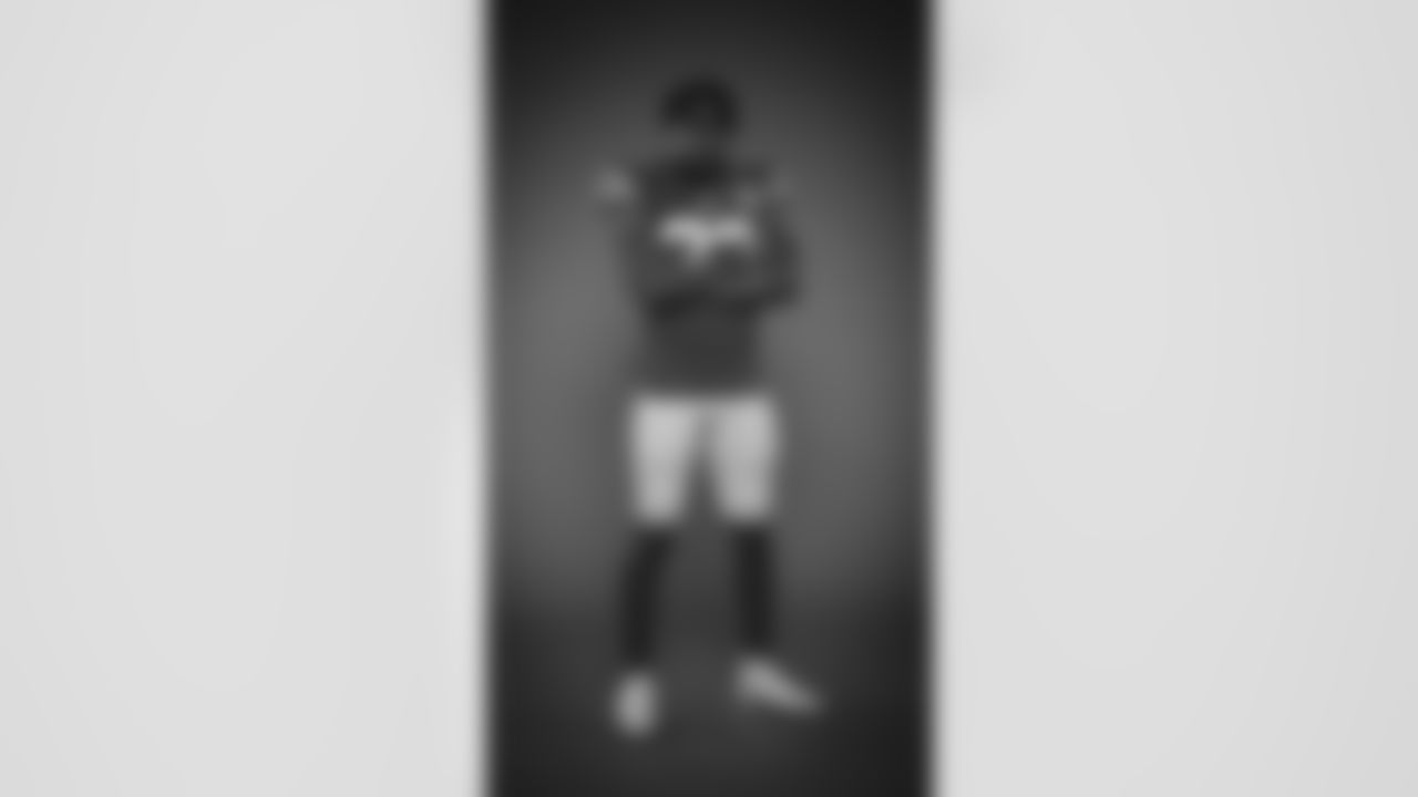 DB Tarvarius Moore