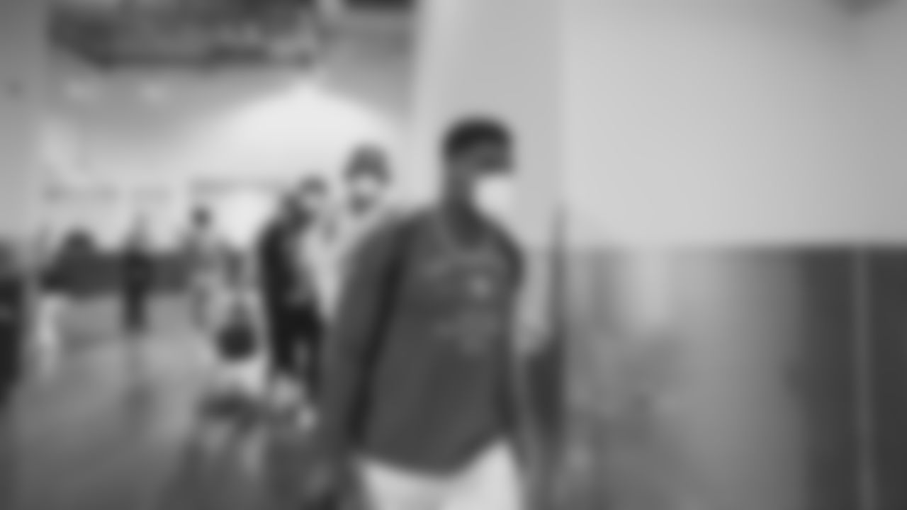 LB Dre Greenlaw