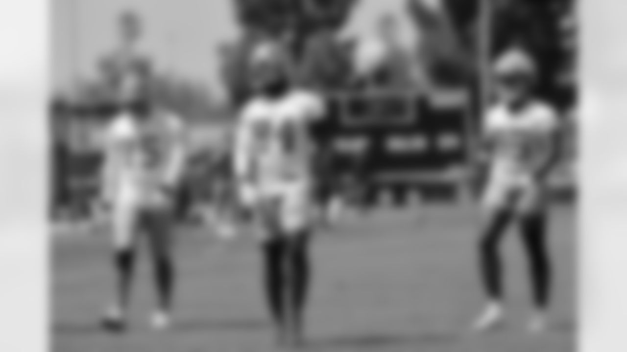 DL Charles Omenihu